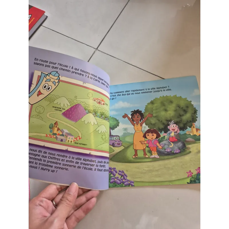 Sách Tiếng Anh Cho Trẻ Em Dora và à l’école - Albin Michel mới 90% 630286
