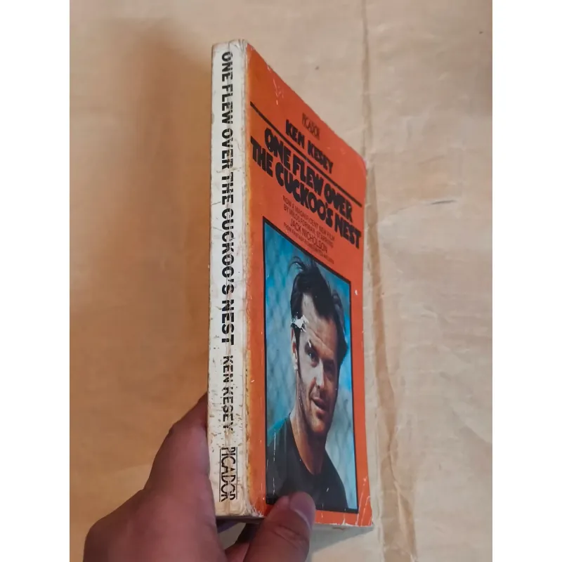 One Flew Over the Cuckoo’s Nest	- Ken Kesey 1025142