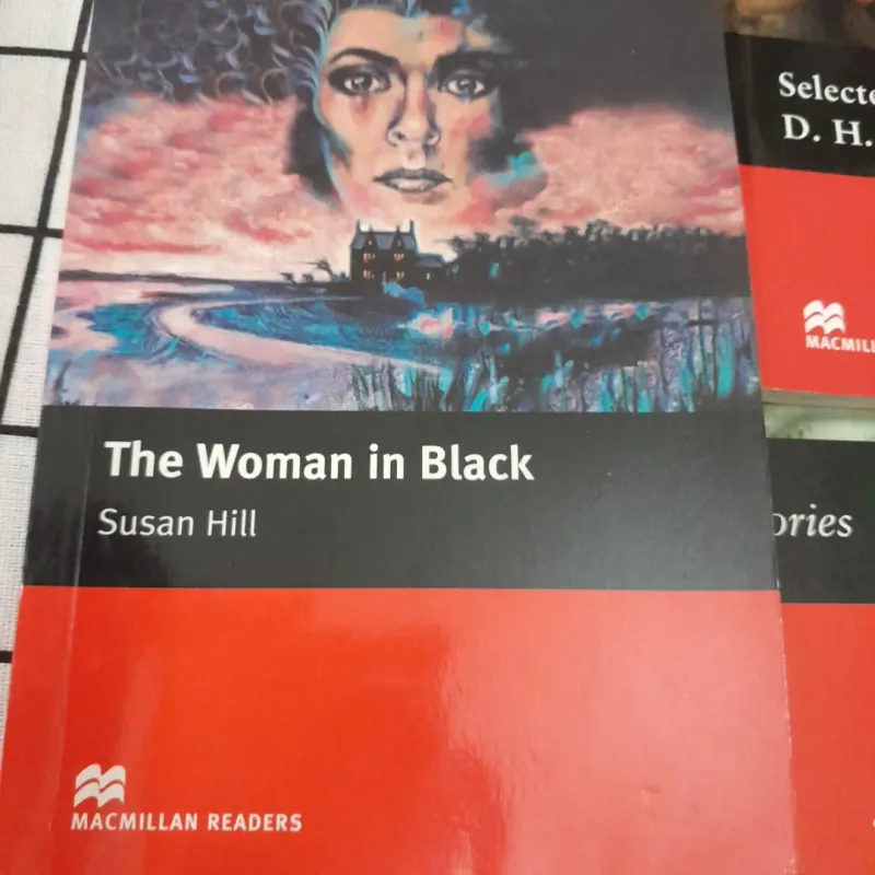 4 quyển ngoại t Anh- MACMILLAN READERS: ROBIN HOODS, WOMAN IN BLACK &... 590515