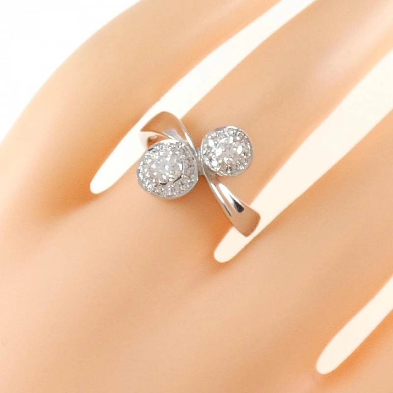 Nhẫn kim cương K18WG 0.386CT 672293