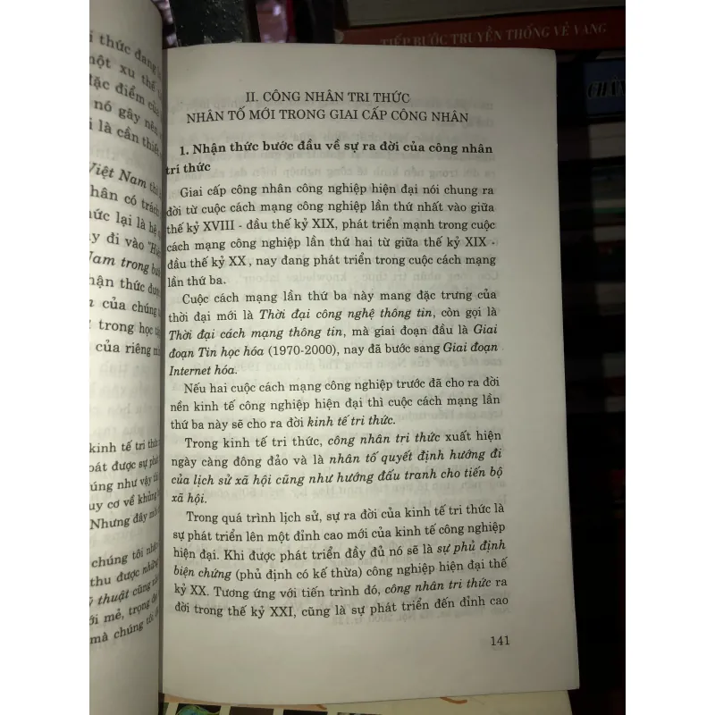 Đổi mới tư duy về giai cấp công nhân - Kinh tế tri thức và công nhân tri thức  758247