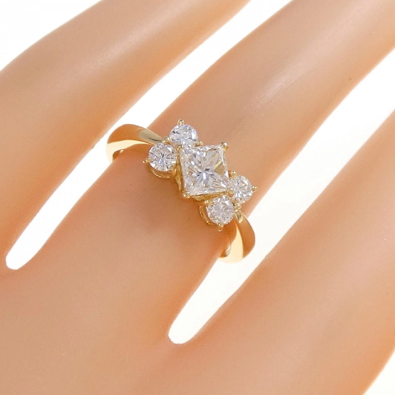 Nhẫn kim cương 750YG 0.55CT 668911