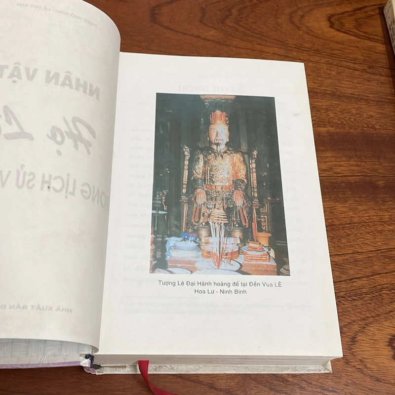 II Sách Lịch Sử: Nhân Vật Họ Lê Trong Lịch Sử Việt Nam - Phạm Ngô Minh, Lê Duy Anh - 2001 506499