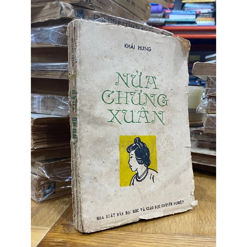 Nửa chừng Xuân - Khái Hưng 524081