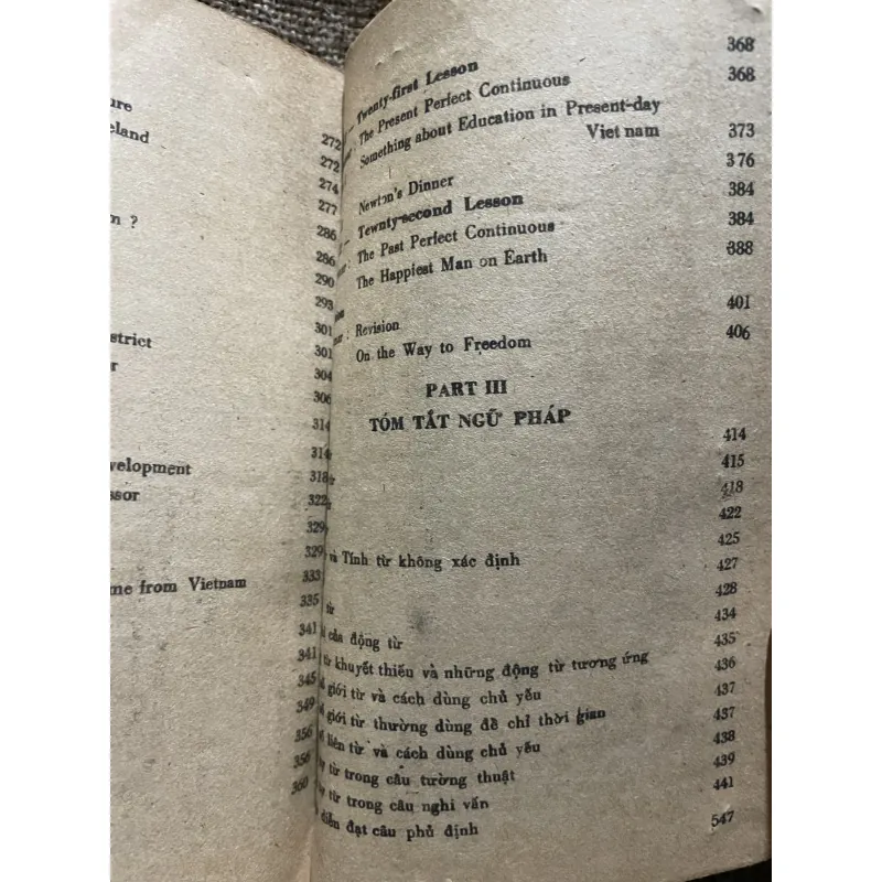 Học tiếng Anh tập 2 ; 550 trang  1000444