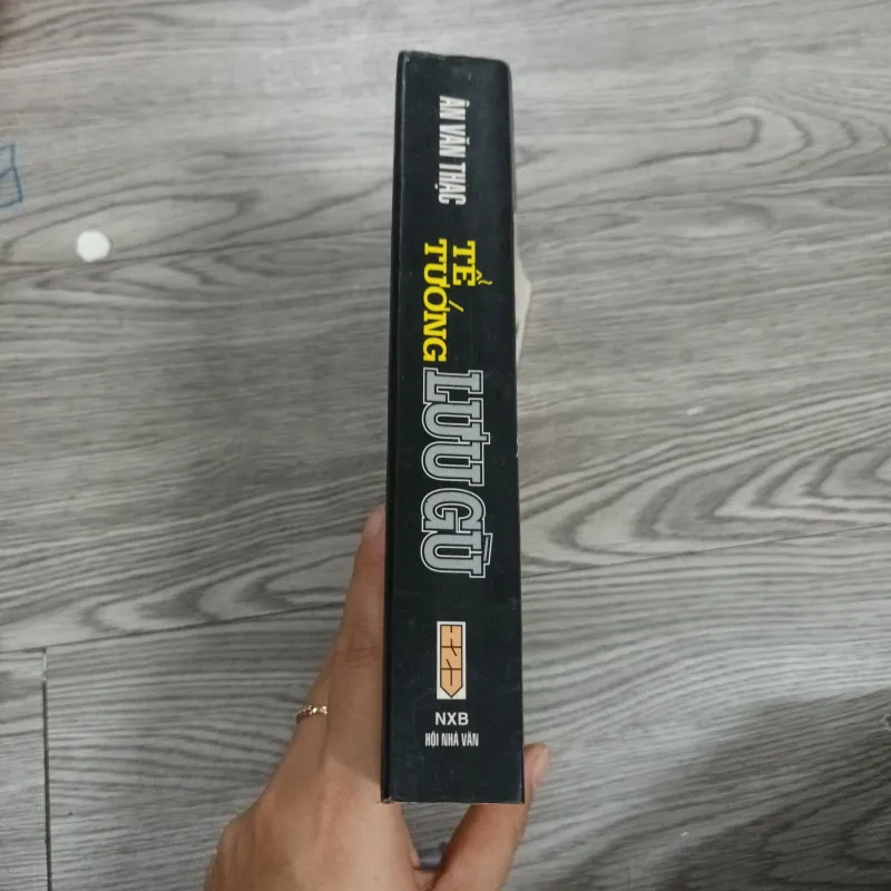 Tể Tướng Lưu Gù - Ân Văn Thạc 1024036