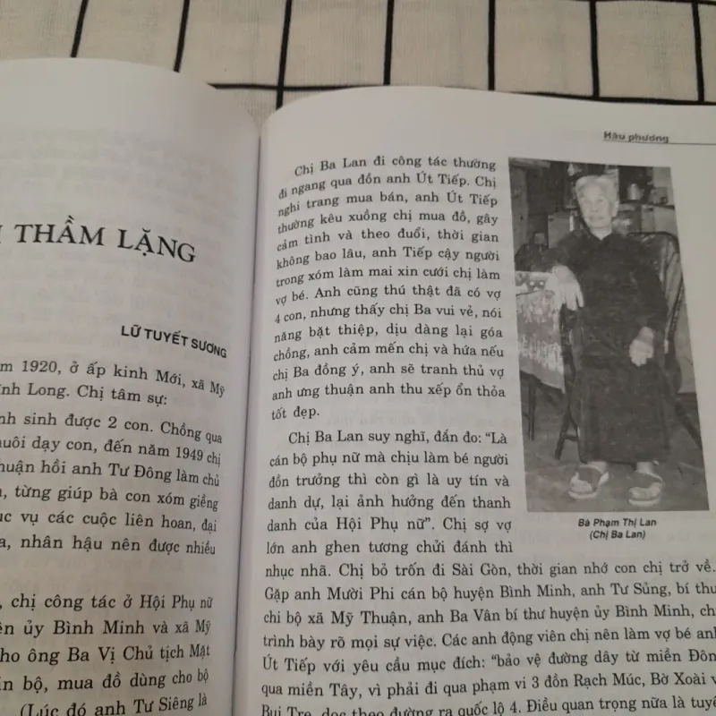 KÝ ỨC NHƯ HUYỀN THOẠI tập 2. Trung ương Hội Liên Hiệp Phụ Nữ. Năm 2006 576461