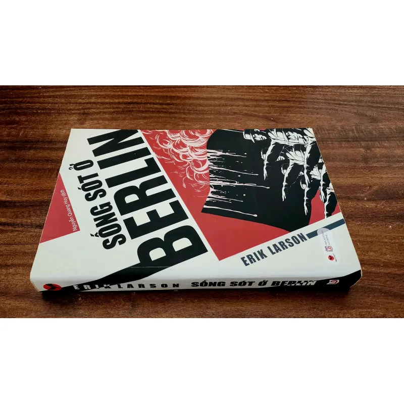 Tiểu thuyết SỐNG SÓT Ở BERLIN - Erik Larson (472 trang) 713006