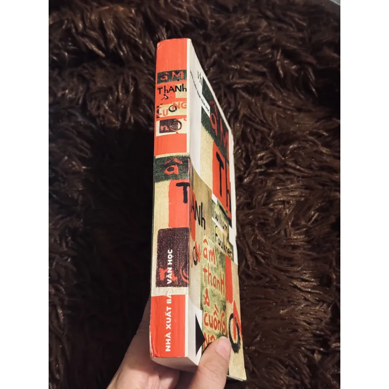 Âm thanh và cuồng nộ 993238