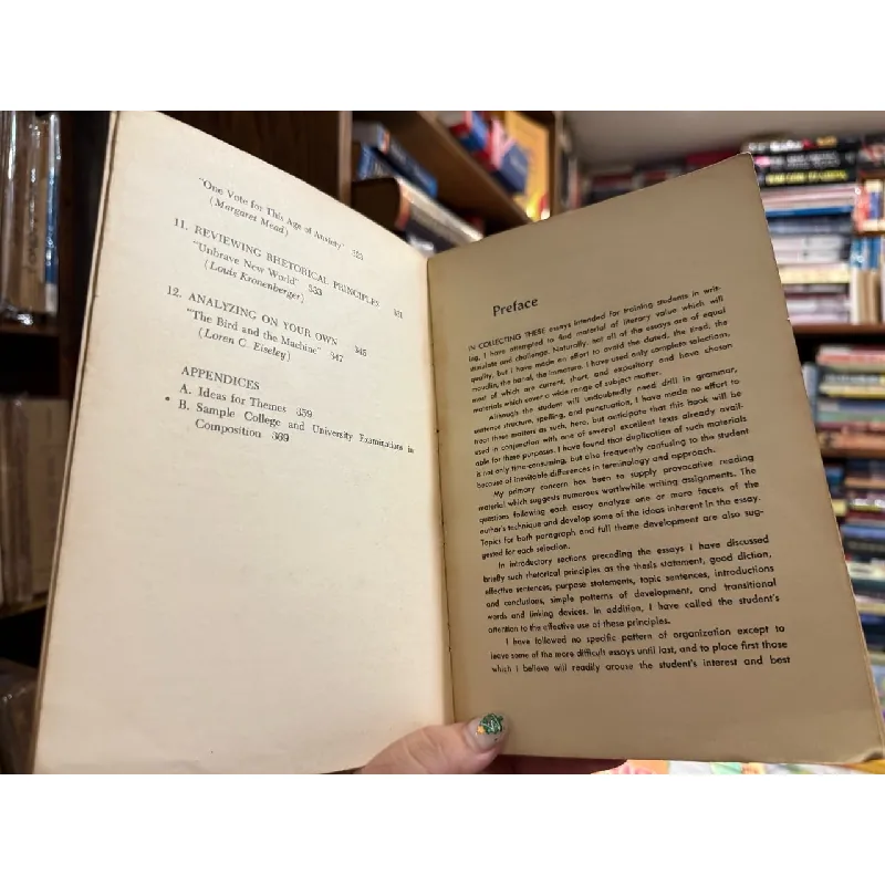 A Reading Approach to College writing (1968) 716455