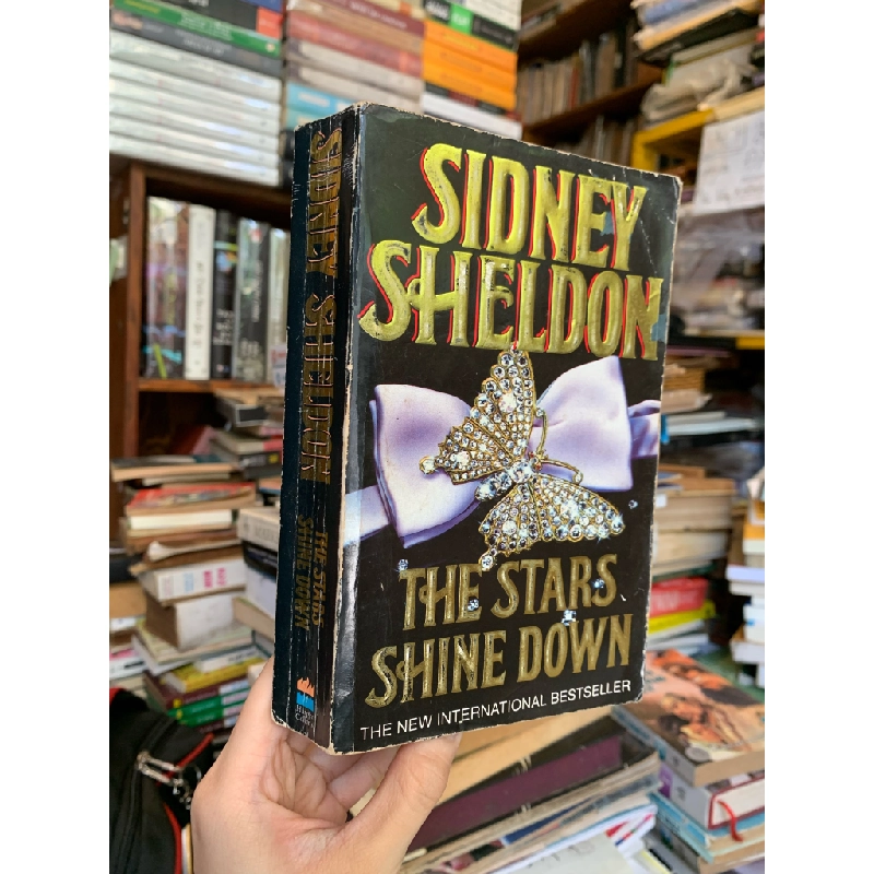 THE STARS SHINE DOWN - Sidney Sheldon 300941