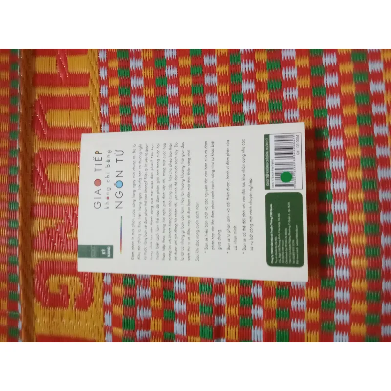 Sách Giao tiếp không chỉ bằng ngôn từ 596269