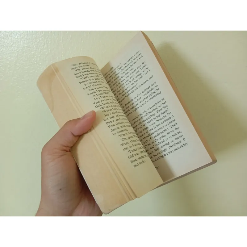 Sheltering rain, jojo Moyes, english book sách tiếng Anh  996652