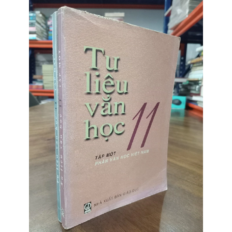 Tư liệu văn học 11 (bộ 2 tập) - Hoàng Hữu Yên, Trịnh Thu Tiết 477044