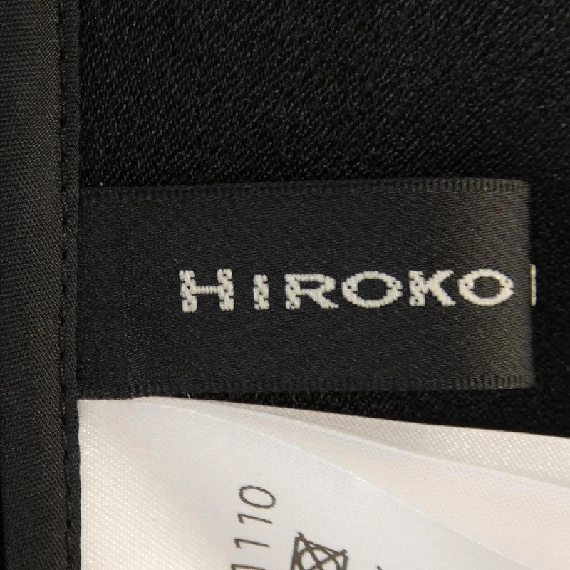 【Mã giảm giá】Áo khoác HIROKO KOSHINO 637111