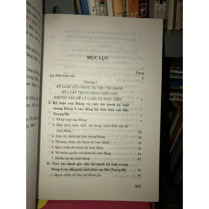 Kỷ luật của Đảng và thi hành kỷ luật trong Đảng ở các Đảng bộ tỉnh khu vực Bắc Trung Bộ… 711604