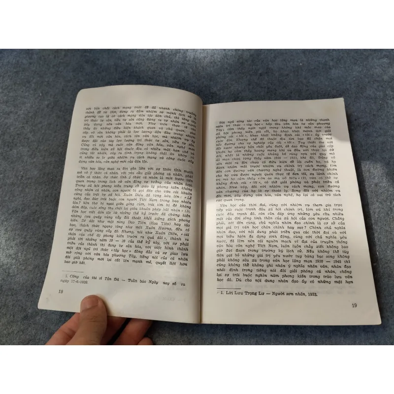 VĂN XUÔI LÃNG MẠN VIỆT NAM (1930 - 1945) 719935