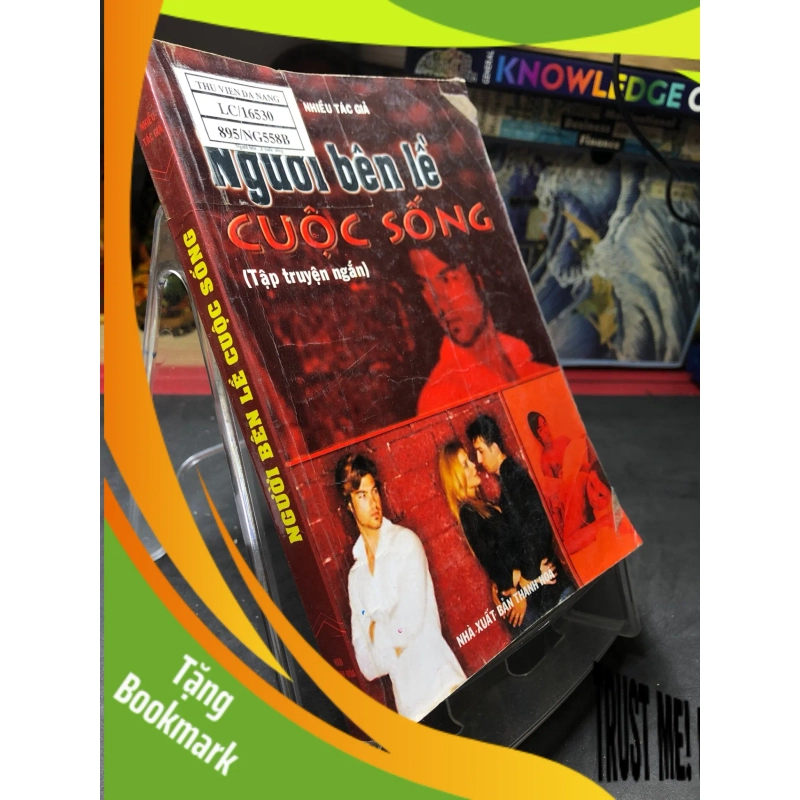 (TẶNG BOOKMARK) Người bên lề 2012 mới 70% ố bẩn nhẹ Thiên Sơn RBK0906 SÁCH VĂN HỌC 948907