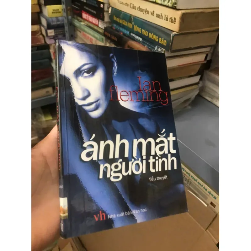 “Ánh mắt người tình” – Ian Fleming 604113