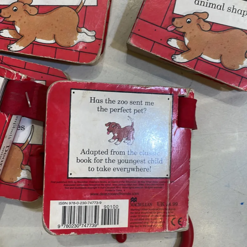 Ngoại văn : Rod Campbell : DEAR ZOO : animal shapes & buggy book ( chọn 1 quyển )  1027456