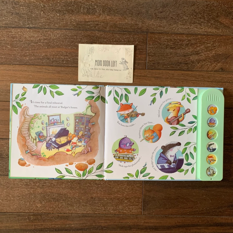 Sách ngoại văn Little Children's Music Book – Lỗi âm thanh, Used 542237