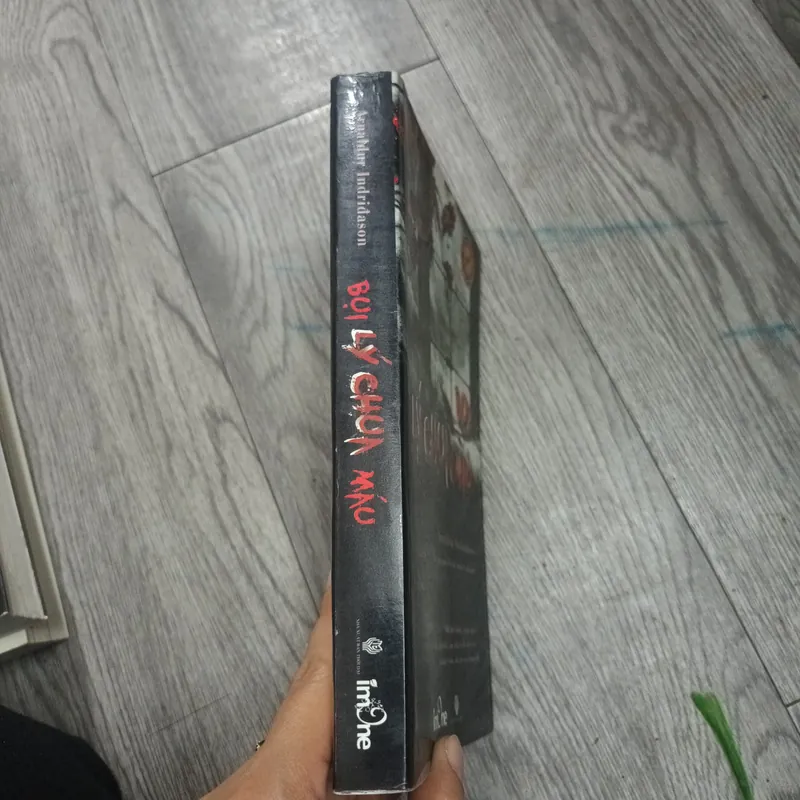 Bụi Lý Chua Máu - Arnaldur Indriđason 699316