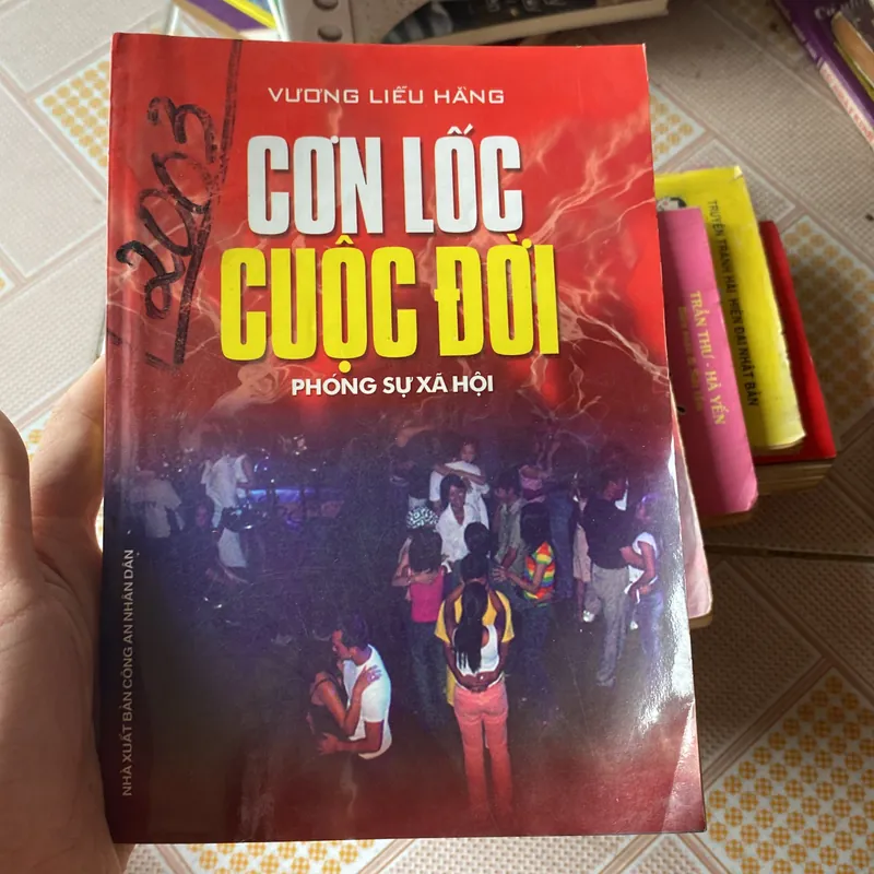 Cơn lốc cuộc đời  588925