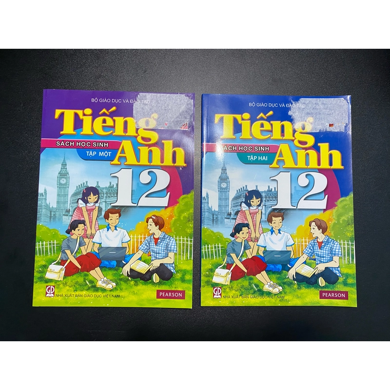 Sách Tiếng Anh lớp 12 (Tập 1 và 2) + Đĩa CD 358228