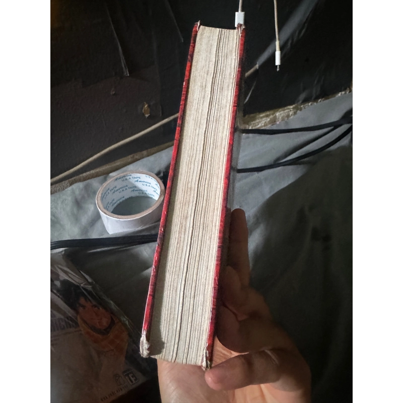 Tuổi thơ dữ dội, sách bìa cứng  529695