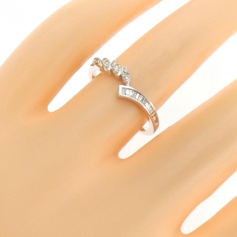 Nhẫn kim cương K18WG 0.15CT - Hàng hiệu chính hãng 852953