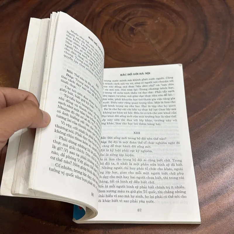 II Tủ Sách Danh Nhân Hồ Chí Minh: Bác Hồ Với Hà Nội - 2009 997970