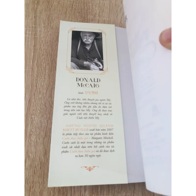 NHỮNG NGƯỜI QUANH RHETT BUTLER Hậu CUỐN THEO CHIỀU GIÓ 996100