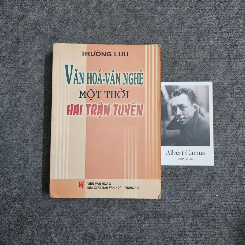 Văn hóa văn nghệ một thời hai trận tuyến 960791