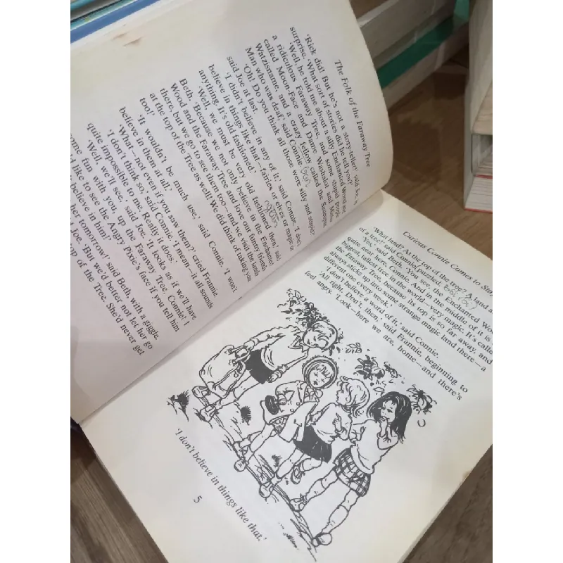 The Folk of the Faraway Tree - Enid Blyton 704060