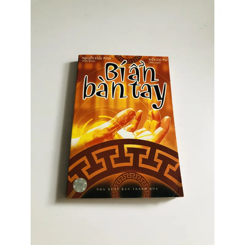 BÍ ẨN BÀN TAY 693608