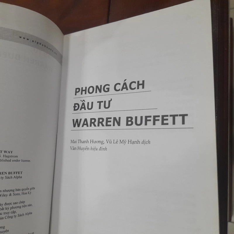 Robert G. Hagstrom - PHONG CÁCH ĐẦU TƯ Warren Buffett 540716