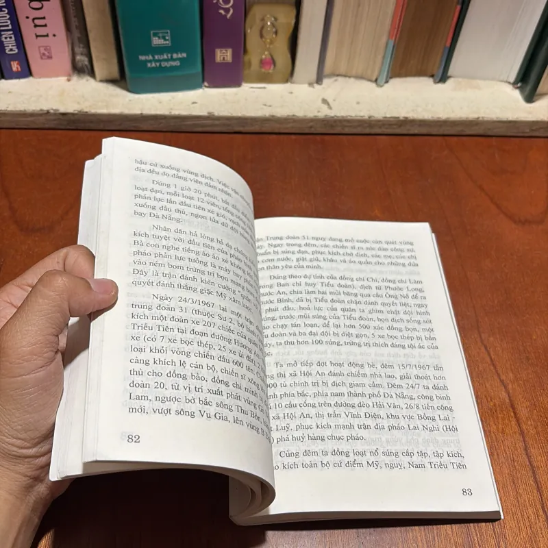 [Thủ Bút Tác Giả] - II Quảng Nam, Đà Nẵng: Thế Trận Lòng Dân - Lê Văn Nhẫn - 2003 931836