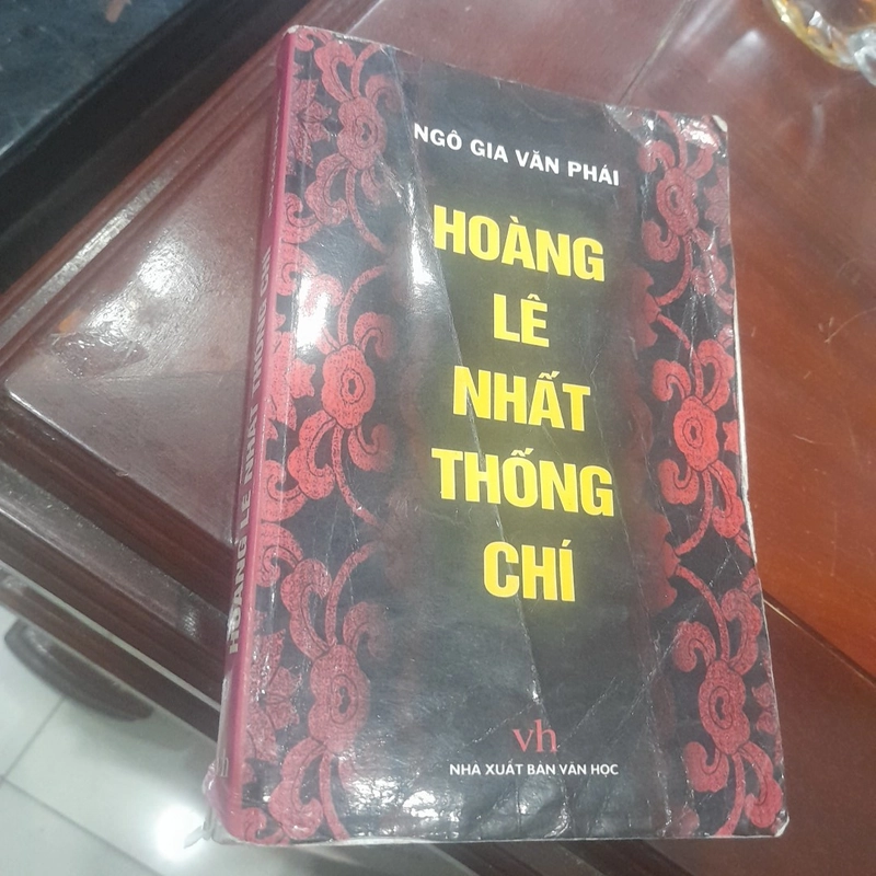 HOÀNG LÊ NHẤT THỐNG CHÍ 304784