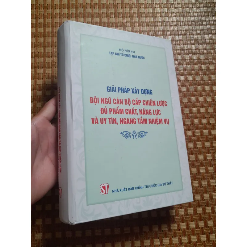 GIẢI PHÁP XÂY DỰNG ĐỘI NGŨ CÁN BỘ CẤP CHIẾN LƯỢC... 761472