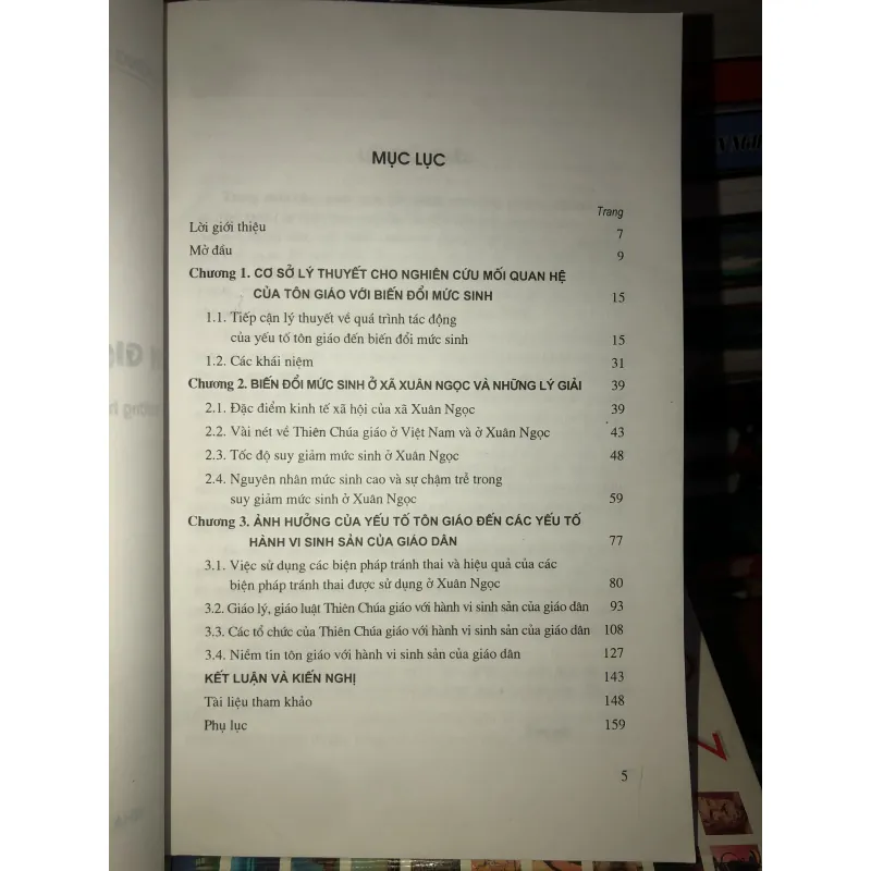 Tôn giáo và biến đổi mức sinh - Phạm Văn Quyết  758998