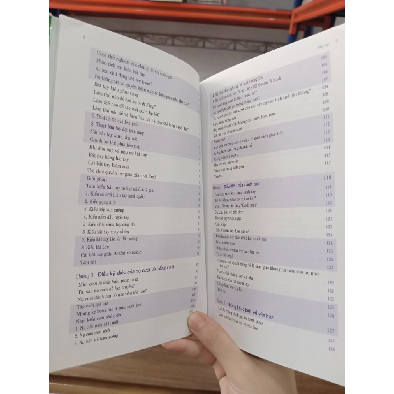 Cuốn sách hoàn hảo về ngôn ngữ cơ thể - Allan & Barbara Pease (Lê Huy Lâm dịch) 476366