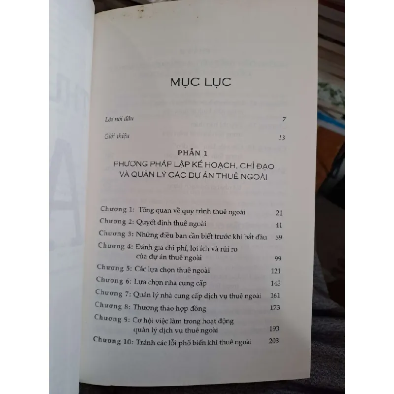 Thuê ngoài từ A đến Z - Brown - Wilson - 2015 mới 80% ố - KỸ NĂNG - HCM0111 629145