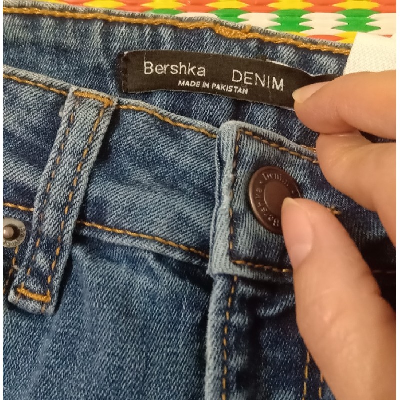 Quần jean (quần bò) nữ Bershka 26305