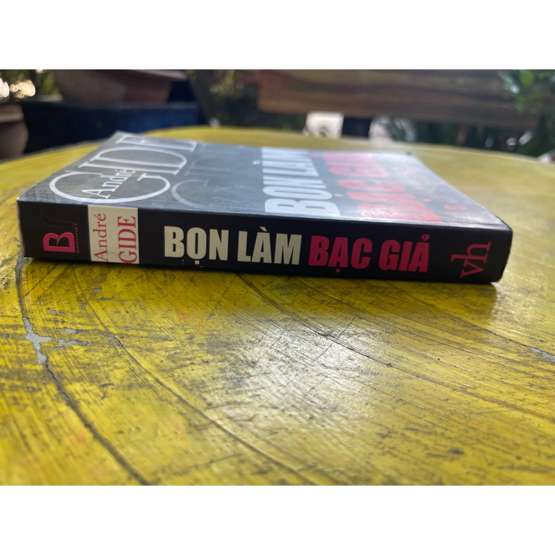 BỌN LÀM BẠC GIẢ- ANDRE GIDE 536977
