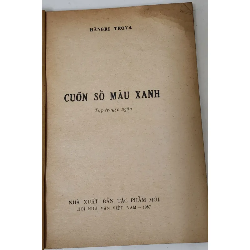 Truyện ngắn CUỐN SỔ MÀU XANH (Henri Troyat) 791304