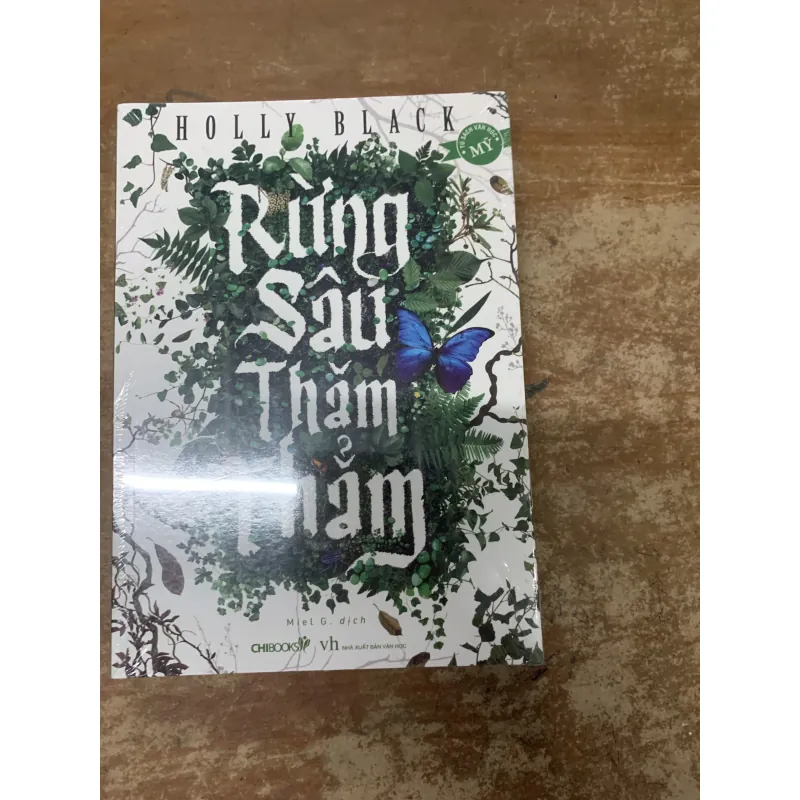 RỪNG SÂU THĂM THẲM - HOLY BLACK  745547