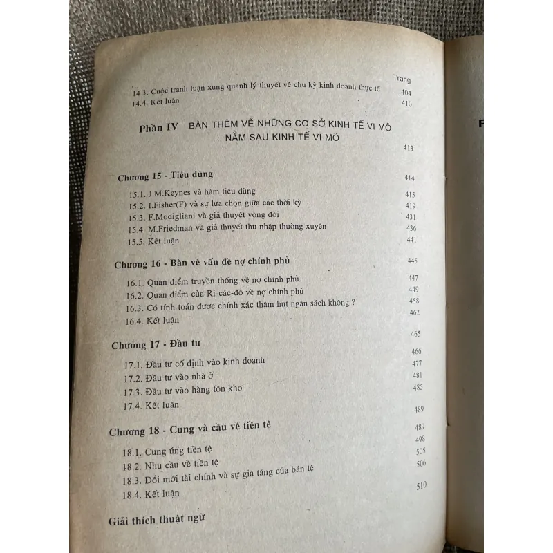 Kinh tế vi mô - N . GREGORY MANKIW- hơn 500 trang khổ lớn  960546