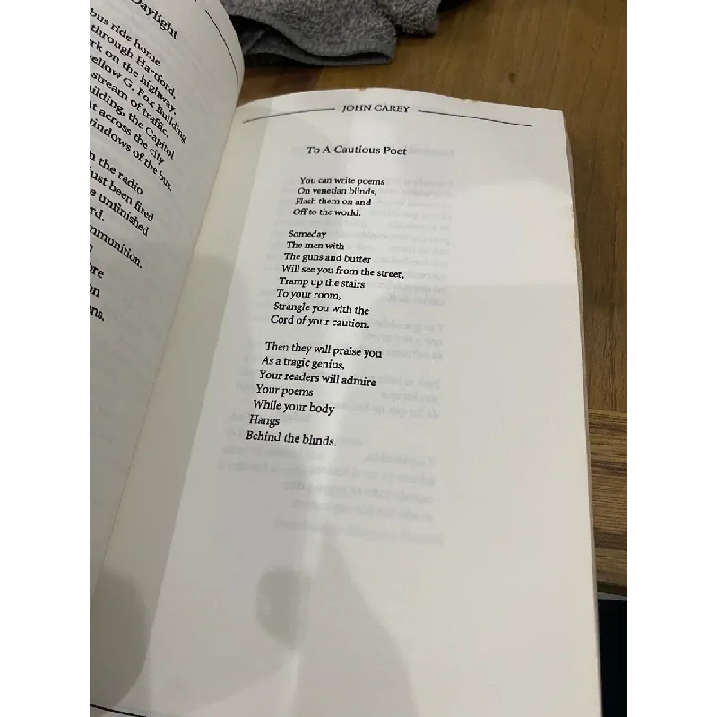 Poetry Like Bread ( Poets of the Political Imagination ) 563572