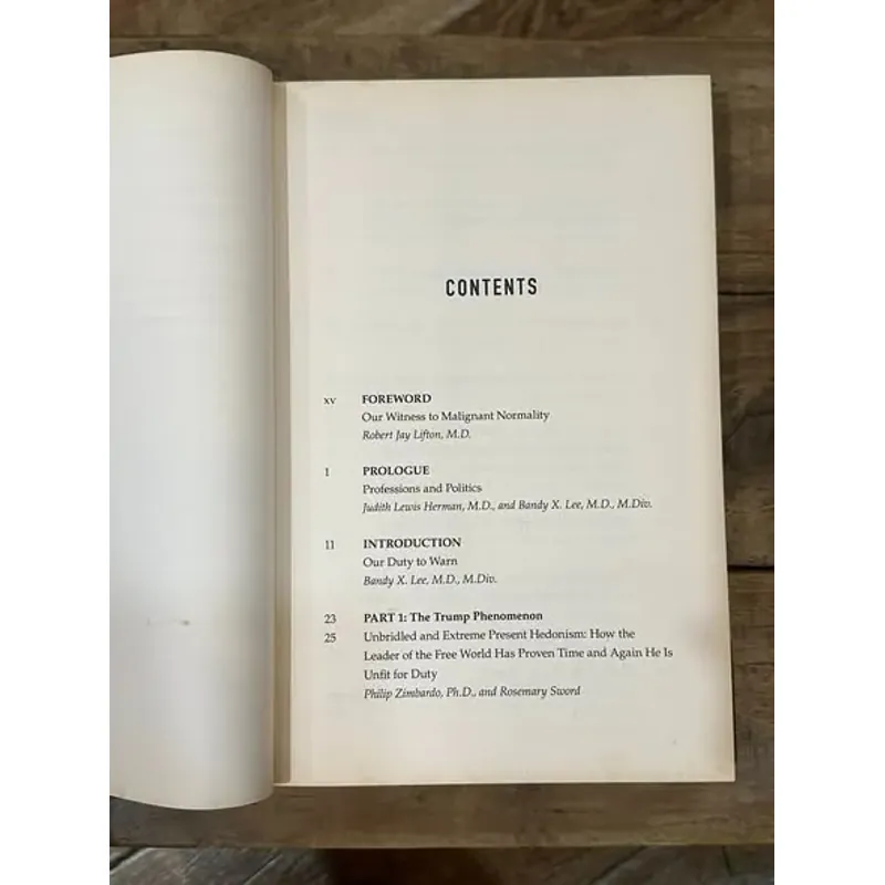 The Dangerous Case of Donald Trump - Bandy X. Lee (Editor) 730896