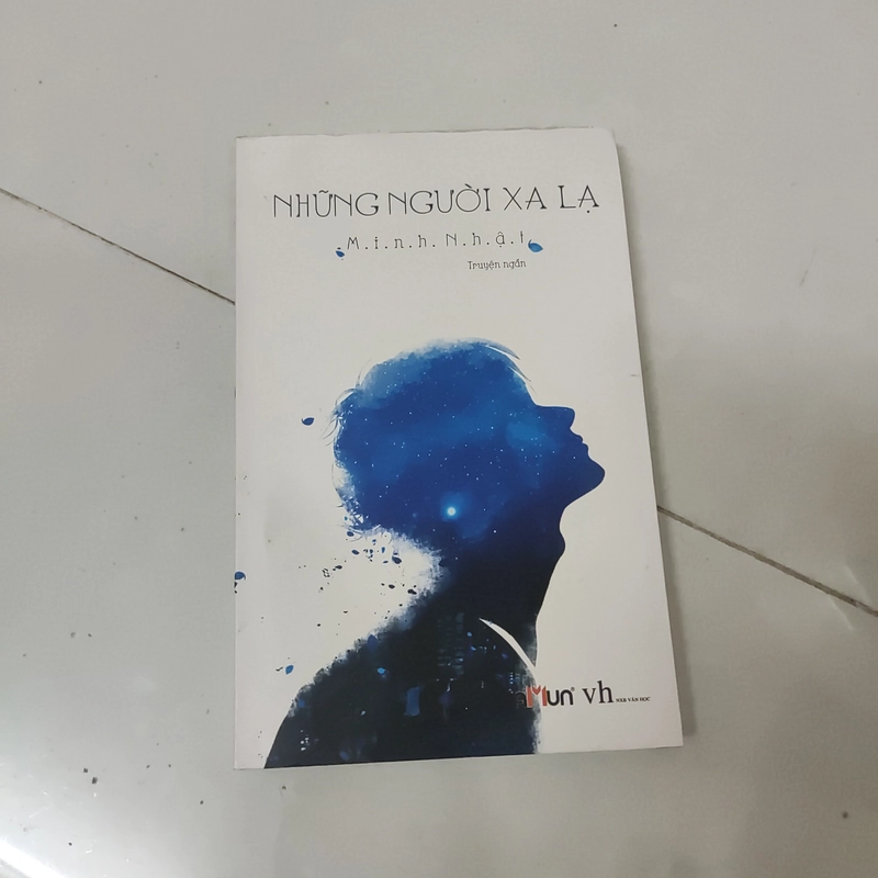 Những người xa lạ  392972